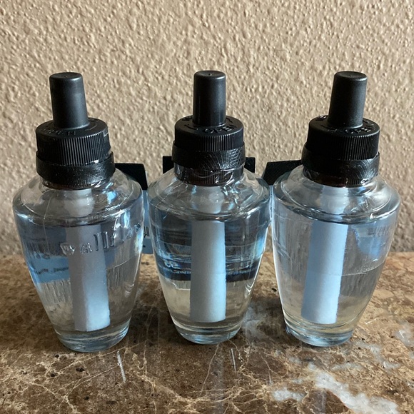 “SUN-DRENCHED LINEN” BBW / WB (3)-Wallflowers Home Fragrance Refills NWT, Sealed - Picture 2 of 2